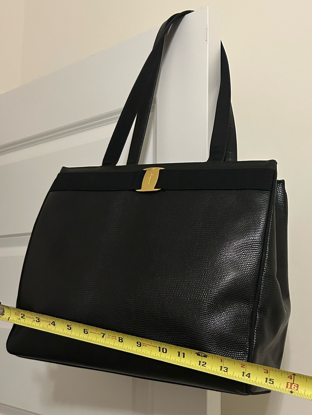 Salvatore Ferragamo EUC Authentic Luxury Leather Handbag - Picture 9 of 10